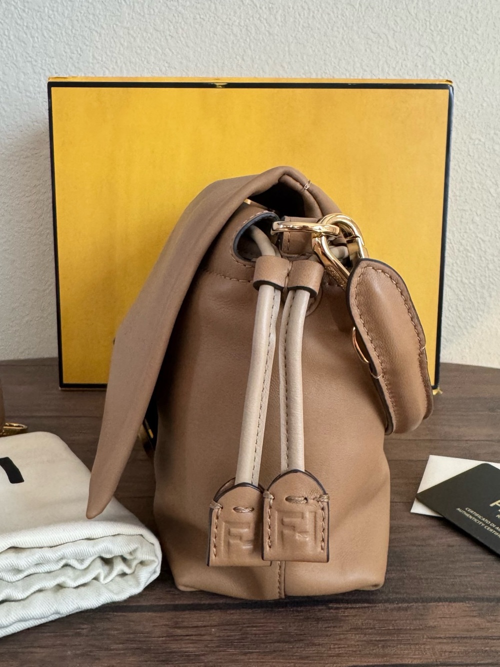 ❌SOLD❌NEW FENDI Baguette Soft Medium Lambskin Leather Bag in Cappuccino - Picture 4 of 9